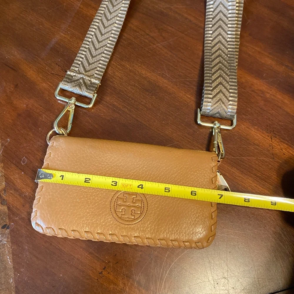 Tory Burch compact tory